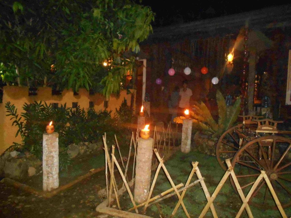 Sapphire Holiday Resort Ratnapura Bagian luar foto
