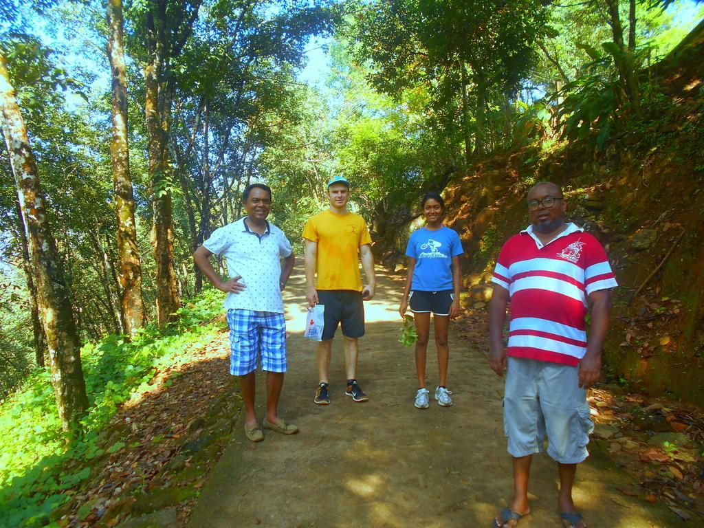 Sapphire Holiday Resort Ratnapura Bagian luar foto