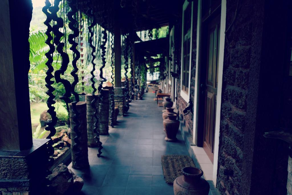 Sapphire Holiday Resort Ratnapura Bagian luar foto